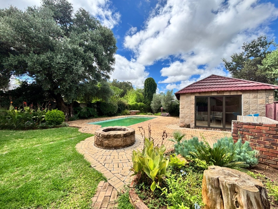 4 Bedroom Property for Sale in La Hoff North West